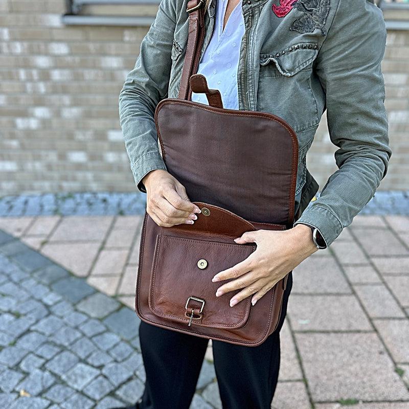 Leconi Umhängetasche Schultertasche Freizeittasche Büffelleder braun LE3085 zollfrei
