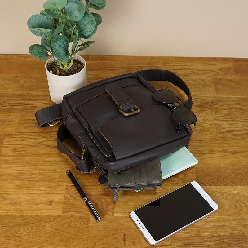 Leconi kleine Umhängetasche Schultertasche Freizeit Leder dunkelbraun LE3042 Blitzangebot