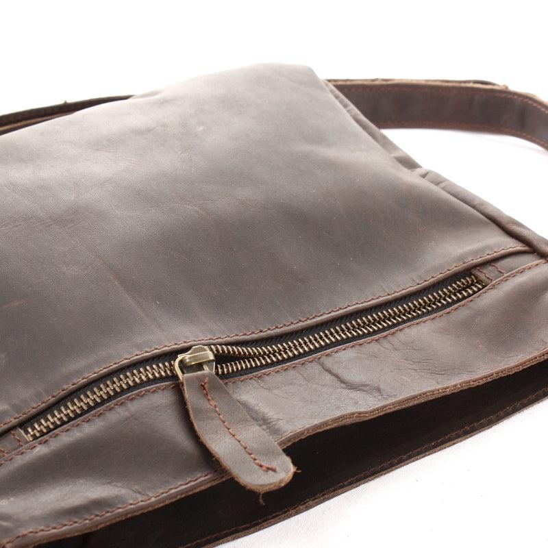 Leconi Umhängetasche Ledertasche Schultertasche Freizeittasche Leder dunkelbraun LE3058 JETZT KAUFEN
