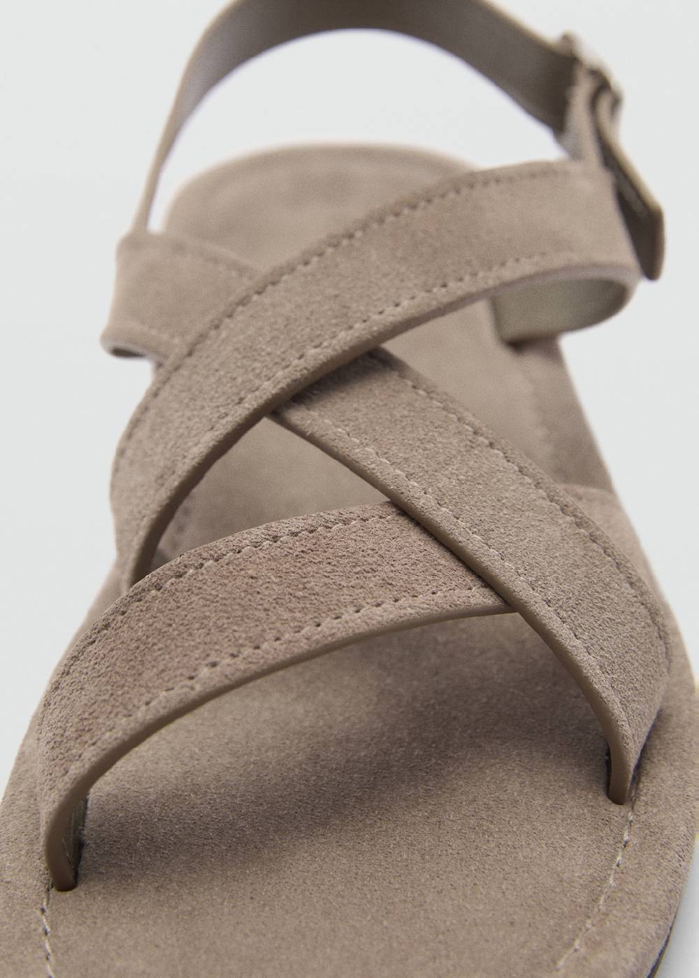 Mango Rauleder-Sandale mit überkreuzten Riemen Cyber Monday