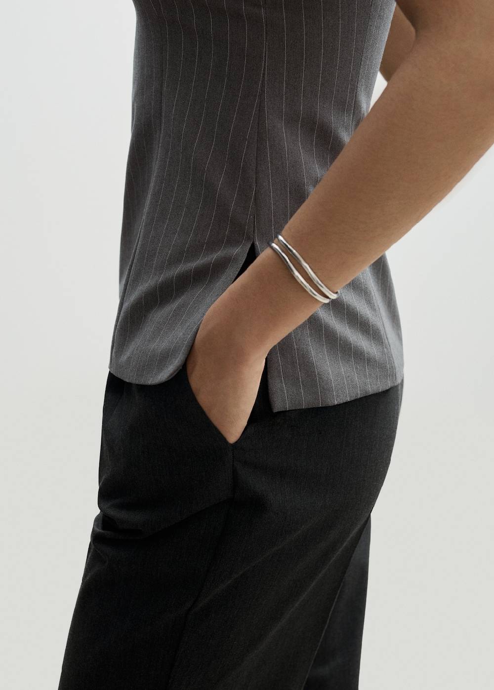 Mango Gerade Bundfaltenhose Großer Ausverkauf