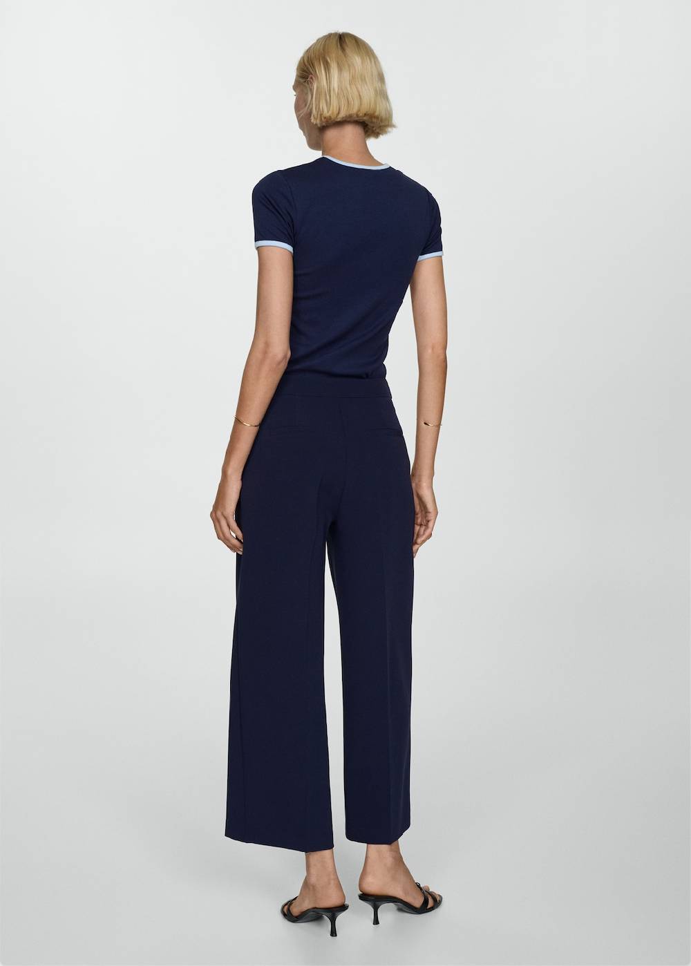 Mango Gerade Hose mit Knöpfen Top Angebot