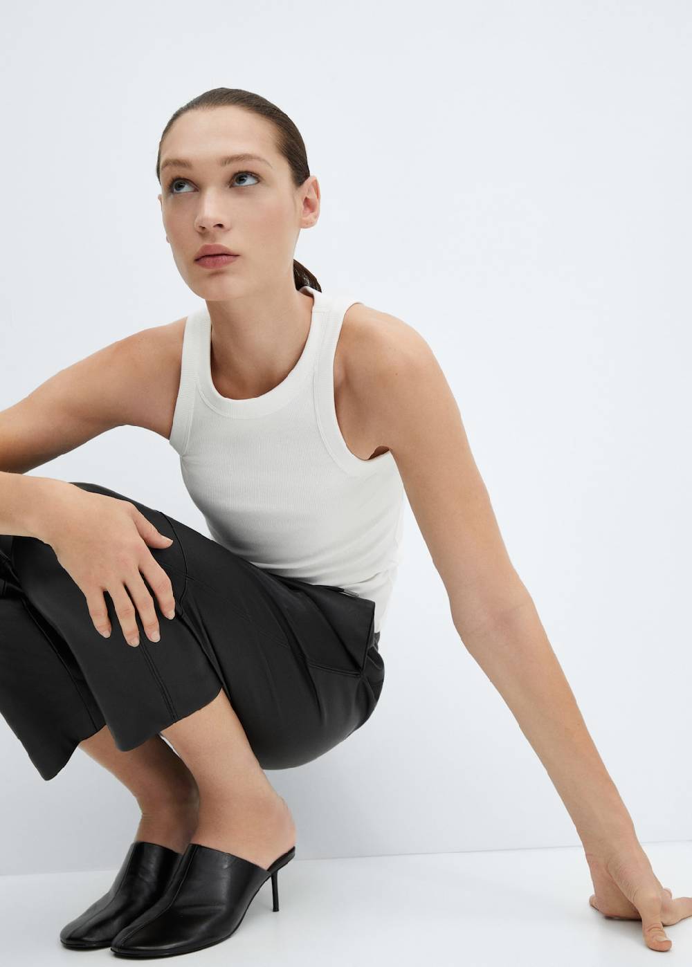 Mango Hose mit Stretchbund und Leder-Effekt Online Shopping