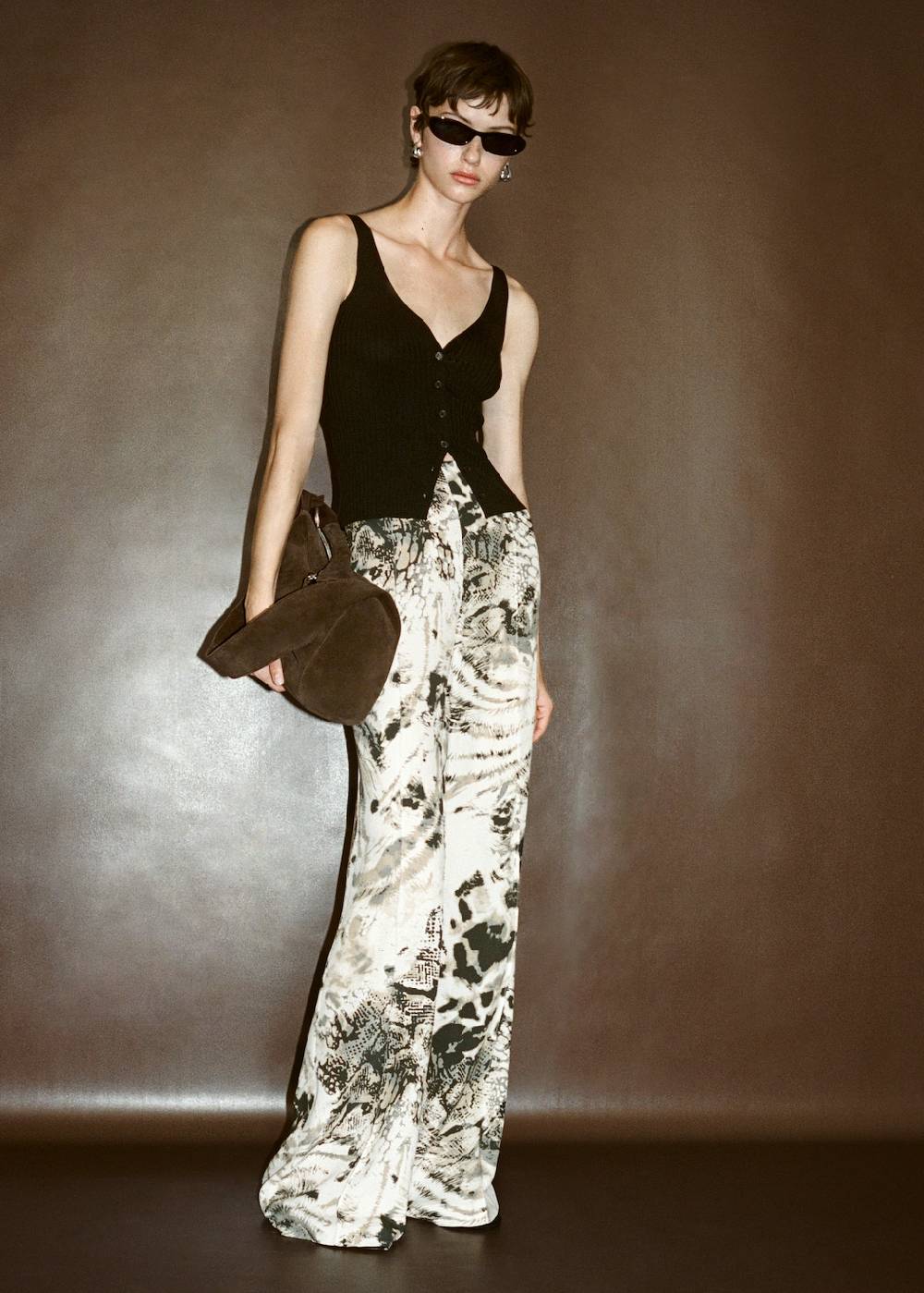 Mango Fließende Hose mit Animal-Print Exklusivangebot