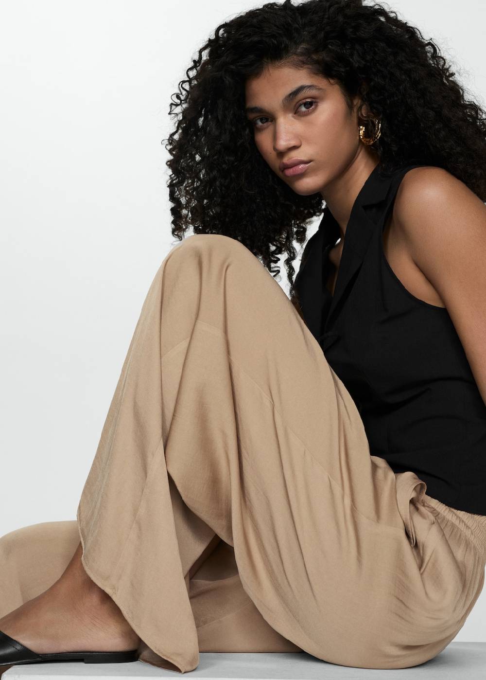Mango Fließende Wideleg-Hose 50% Rabatt mit kostenlosem Versand