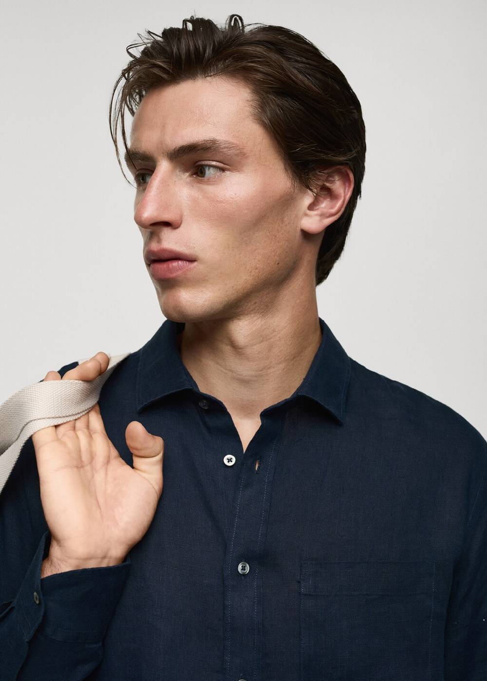 Mango Classic-Fit-Hemd aus 100 % Leinen Kauf eins, bekomm eins gratis
