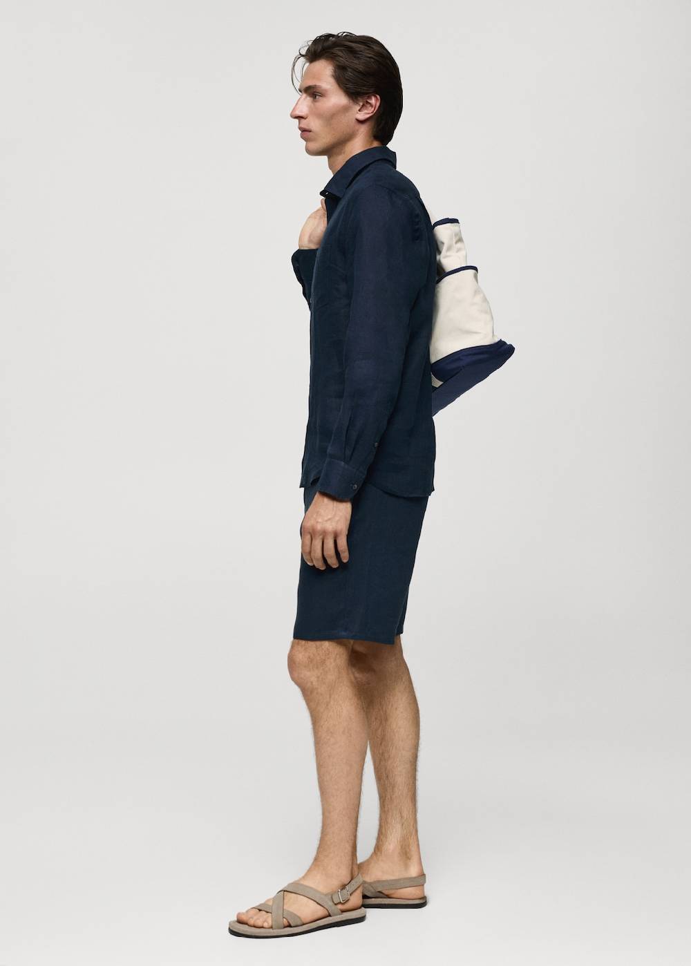 Mango Classic-Fit-Hemd aus 100 % Leinen Kauf eins, bekomm eins gratis